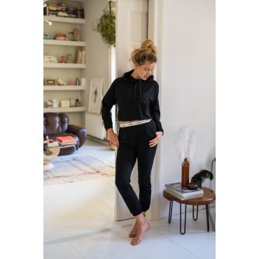 LA102 Spodnie typu joggers z gumą logowaną - czarne