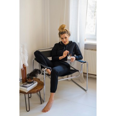 LA102 Spodnie typu joggers z gumą logowaną - czarne